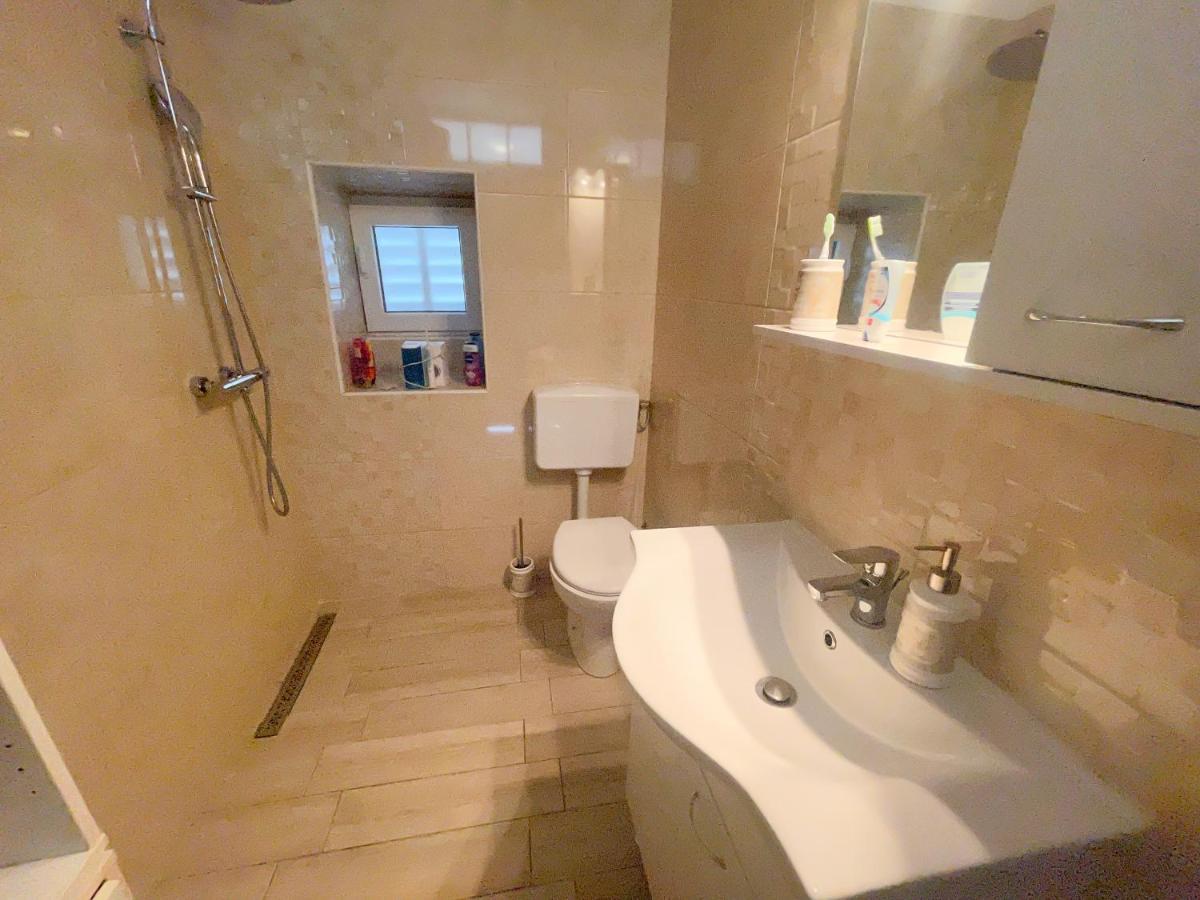 Apartmani Fabijan&Florijan Драмал Екстериор снимка